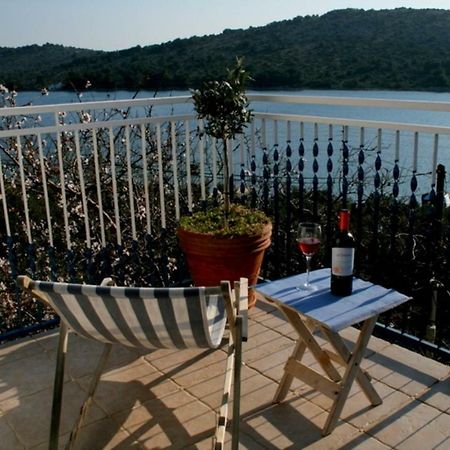 Apartments Mediterraneo Đảo Đảo Kaprije Ngoại thất bức ảnh
