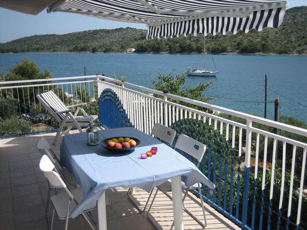 Apartments Mediterraneo Đảo Đảo Kaprije Ngoại thất bức ảnh